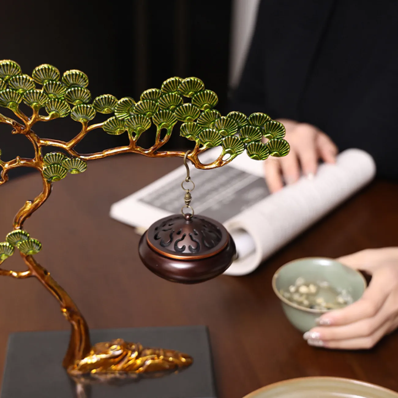 Оригинальная подвесная курильница для благовоний от Qiekoo из мрамора и меди SK39695-32 Оригинальная подвесная курильница для благовоний от Qiekoo из мрамора и меди SK39695-32