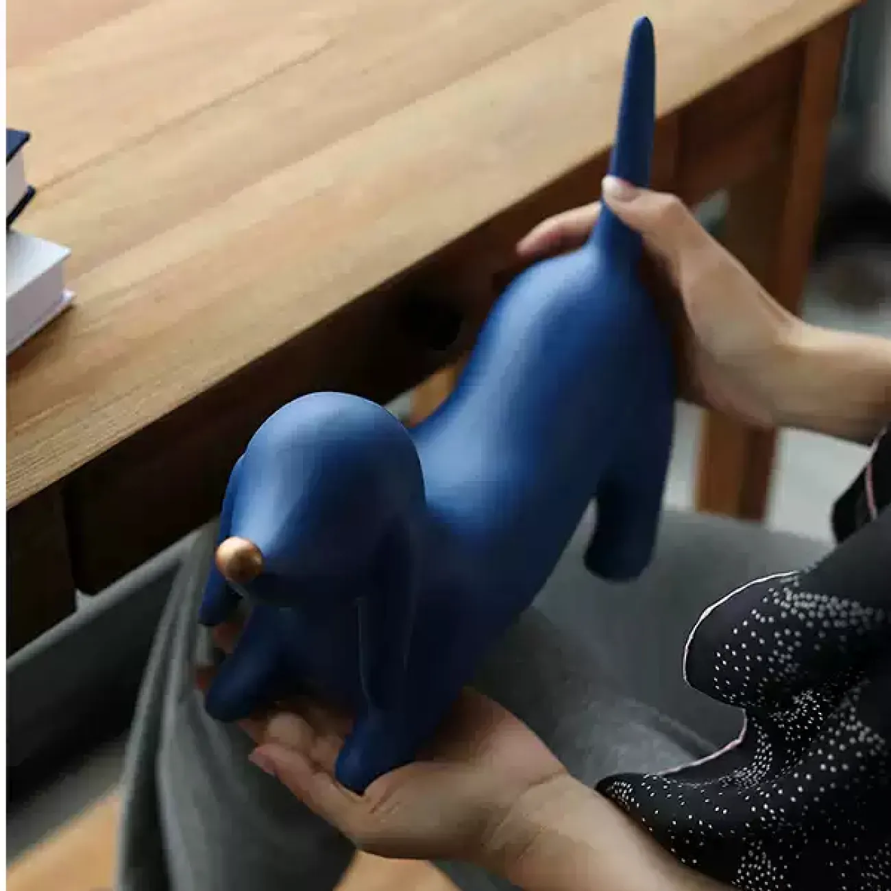 Оригинальная статуэтка "Бигль" от Qiekoo из смолы SK39697-32