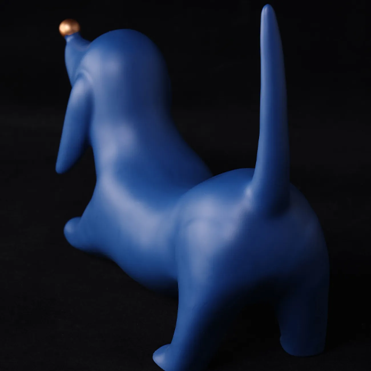 Оригинальная статуэтка "Бигль" от Qiekoo из смолы SK39697-32