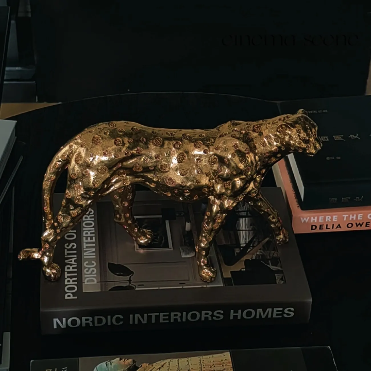 Грациозная статуэтка "Золотой гепард" от Qiekoo из смолы SK39698-32 Грациозная статуэтка "Золотой гепард" от Qiekoo из смолы SK39698-32