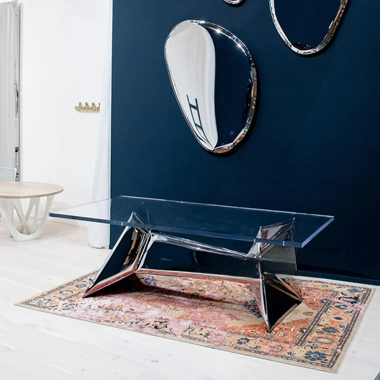 Большой обеденный стол Mozuo из стали, акрила и травертина OS39703-32