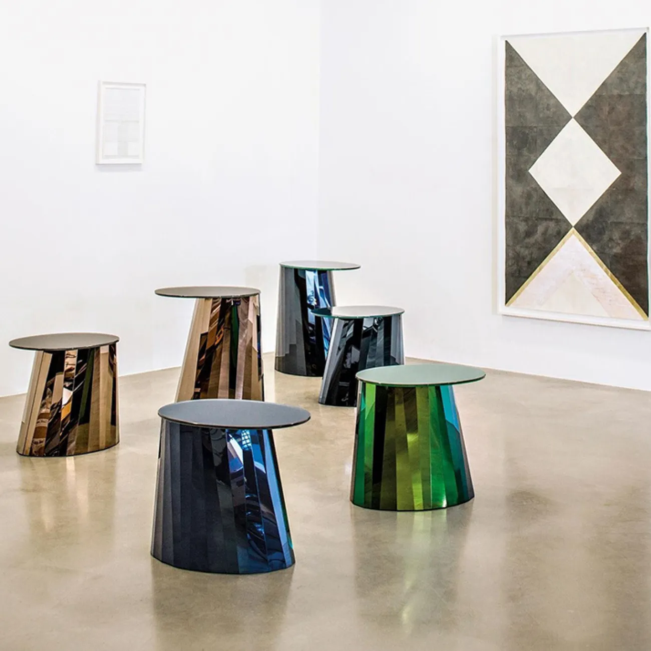 Элегантный журнальный столик Mozuo из стекла и стали JS39709-32