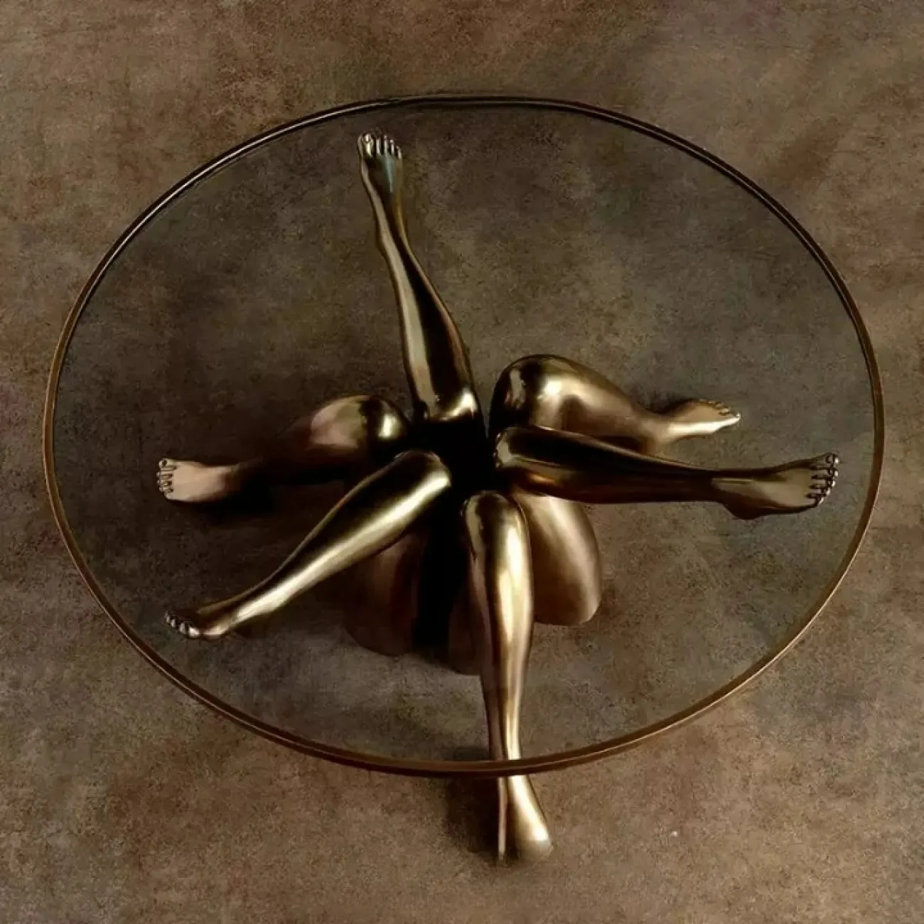 Оригинальный журнальный столик "Ножки" Mozuo из меди и стекла JS39711-32