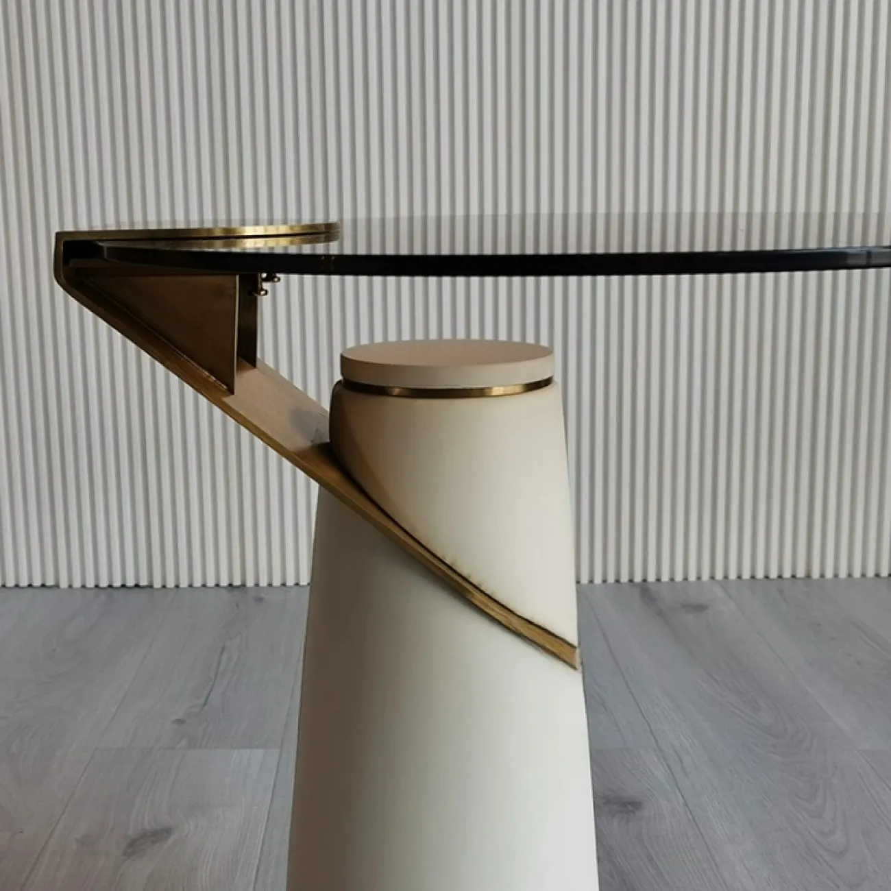 Элегантный журнальный столик Mozuo из стали и стекла JS39717-32