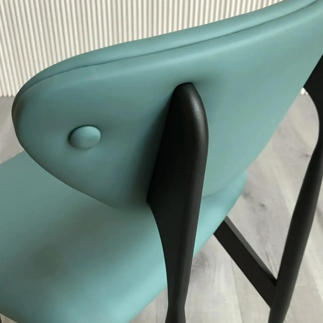 Удобный стул Mozuo из металла ST39724-32