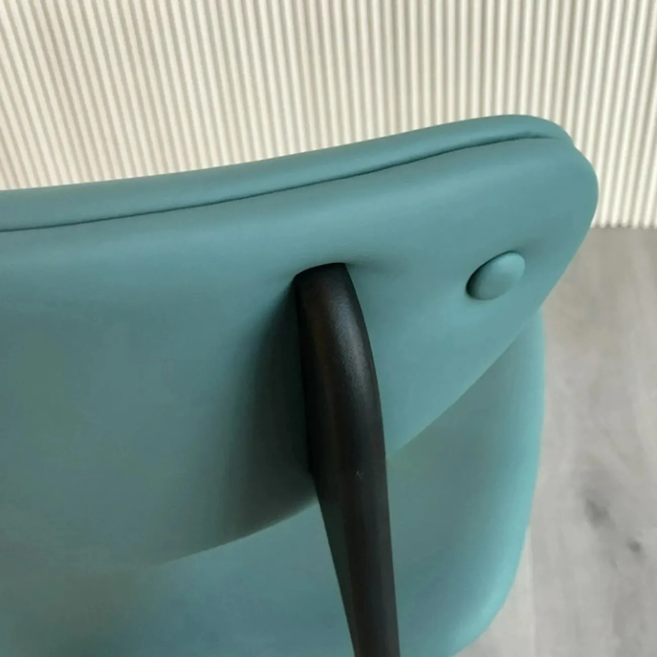 Удобный стул Mozuo из металла ST39724-32