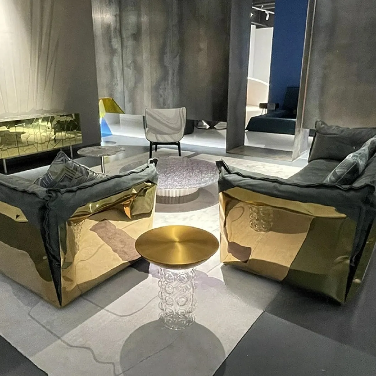 Оригинальный журнальный столик Mozuo из металла и стекла JS39725-32
