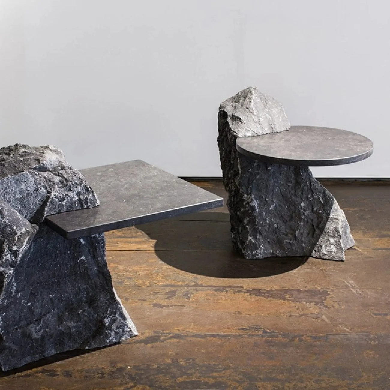 Оригинальный журнальный столик Mozuo из стеклопластика и мрамора JS39727-32 Оригинальный журнальный столик Mozuo из стеклопластика и мрамора JS39727-32