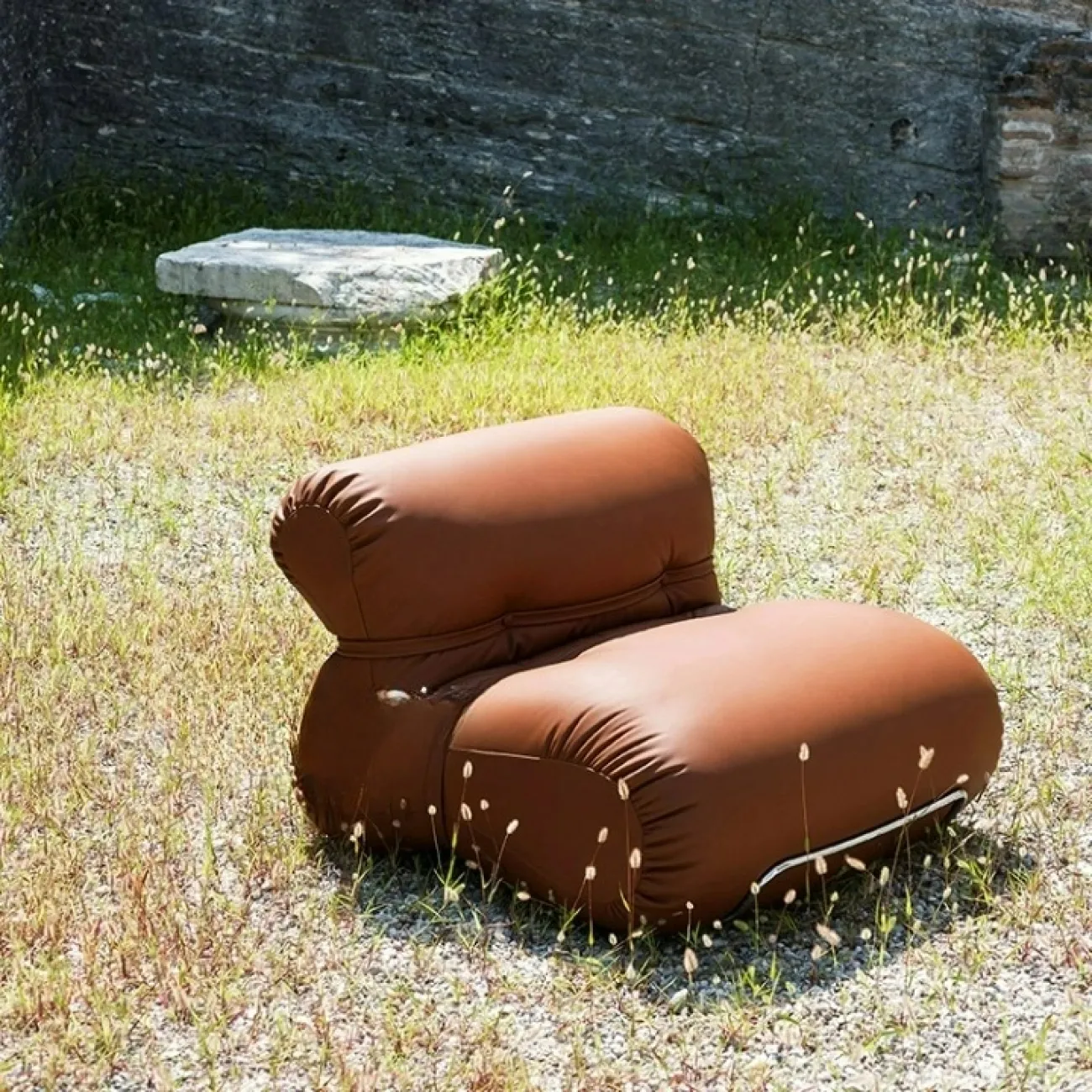 Удобное кресло Mozuo от LaLume кожаное KR39732-32