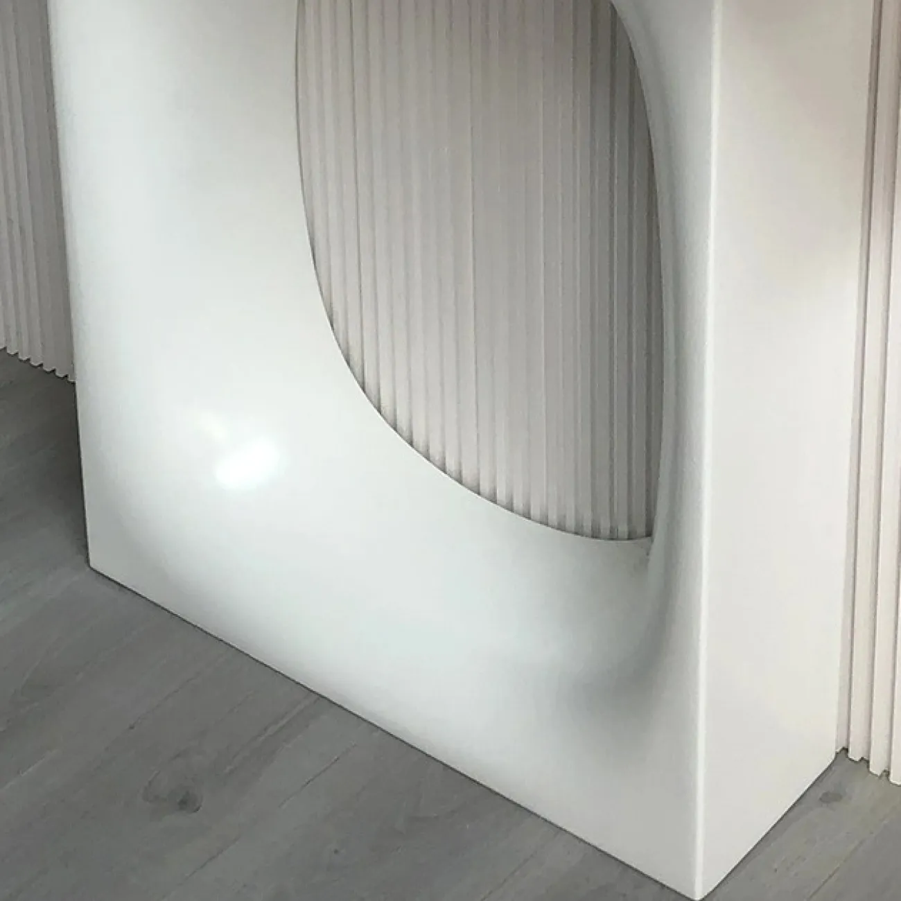 Оригинальный приставной столик Mozuo из стеклопластика и мрамора PS39755-32