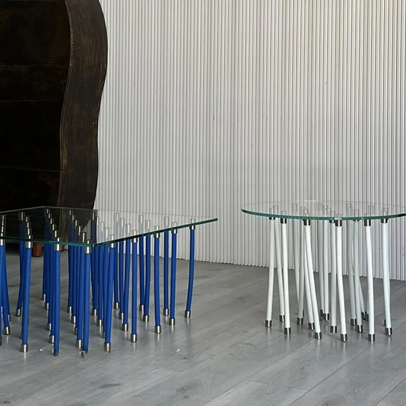 Необычный журнальный столик Mozuo со стеклянной столешницей JS39756-32