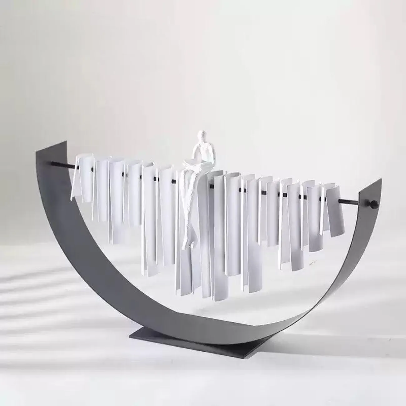 Оригинальная скульптура "Чтец" от OTEIZA и металла SK39764-32