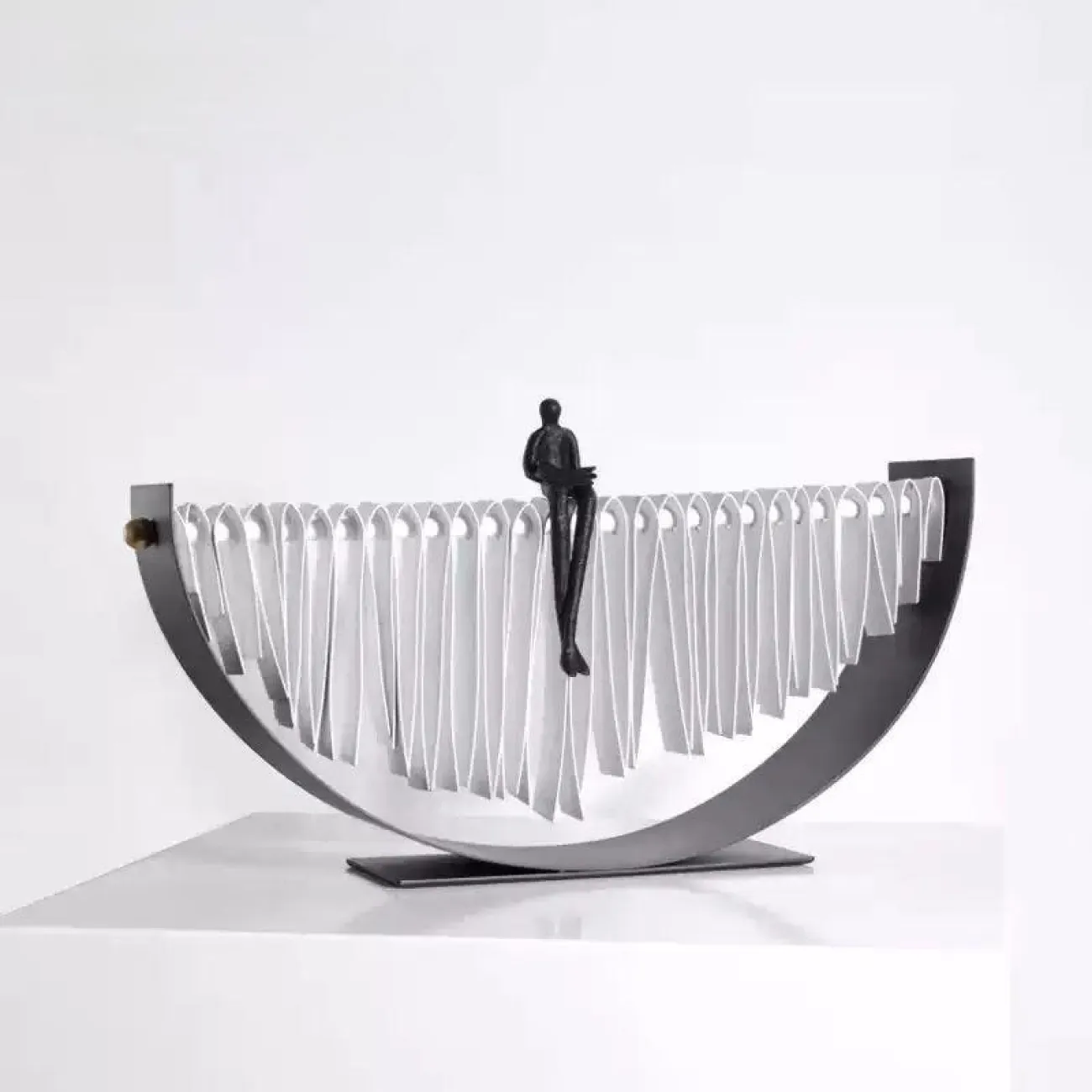 Оригинальная скульптура "Чтец" от OTEIZA и металла SK39764-32