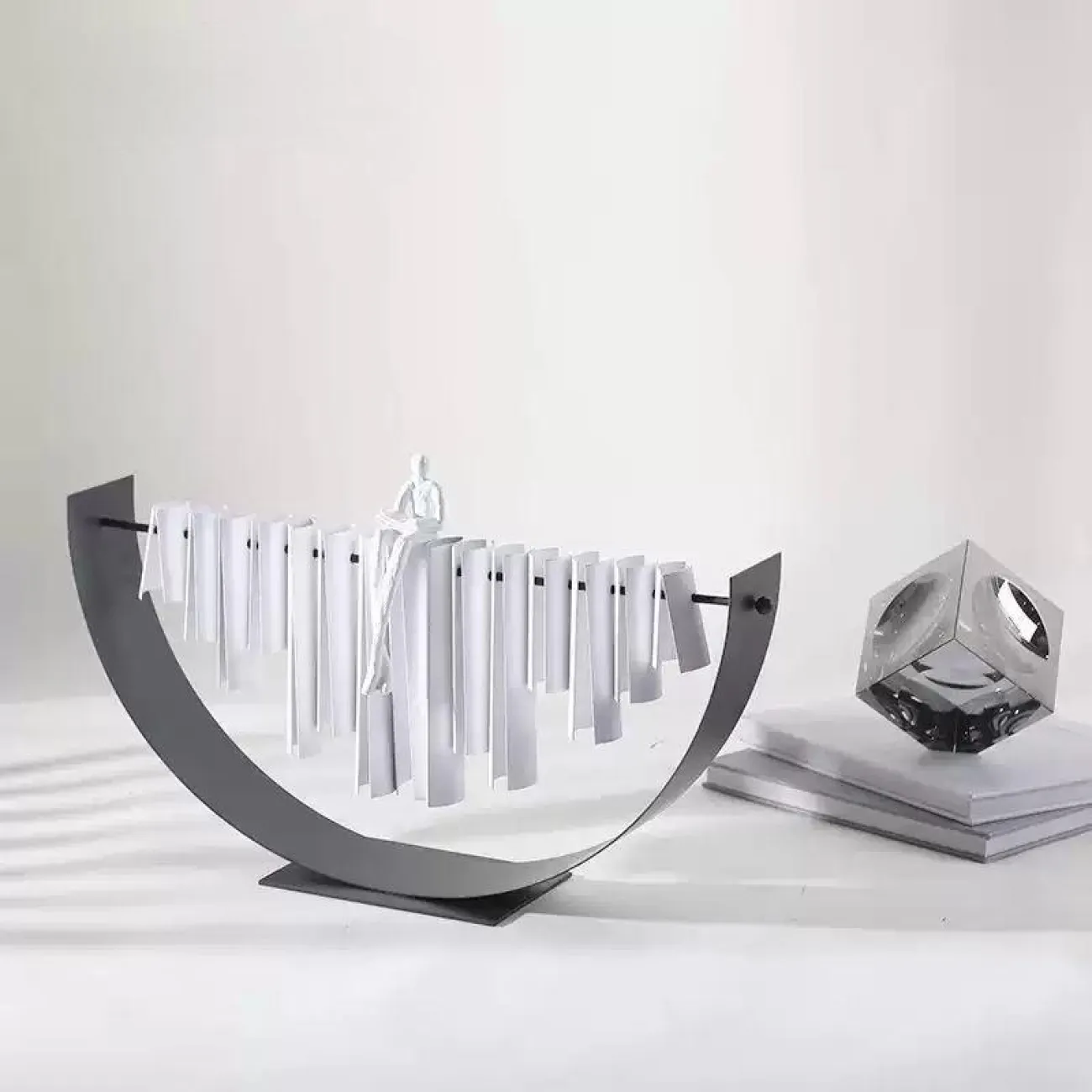 Оригинальная скульптура "Чтец" от OTEIZA и металла SK39764-32 Оригинальная скульптура "Чтец" от OTEIZA и металла SK39764-32