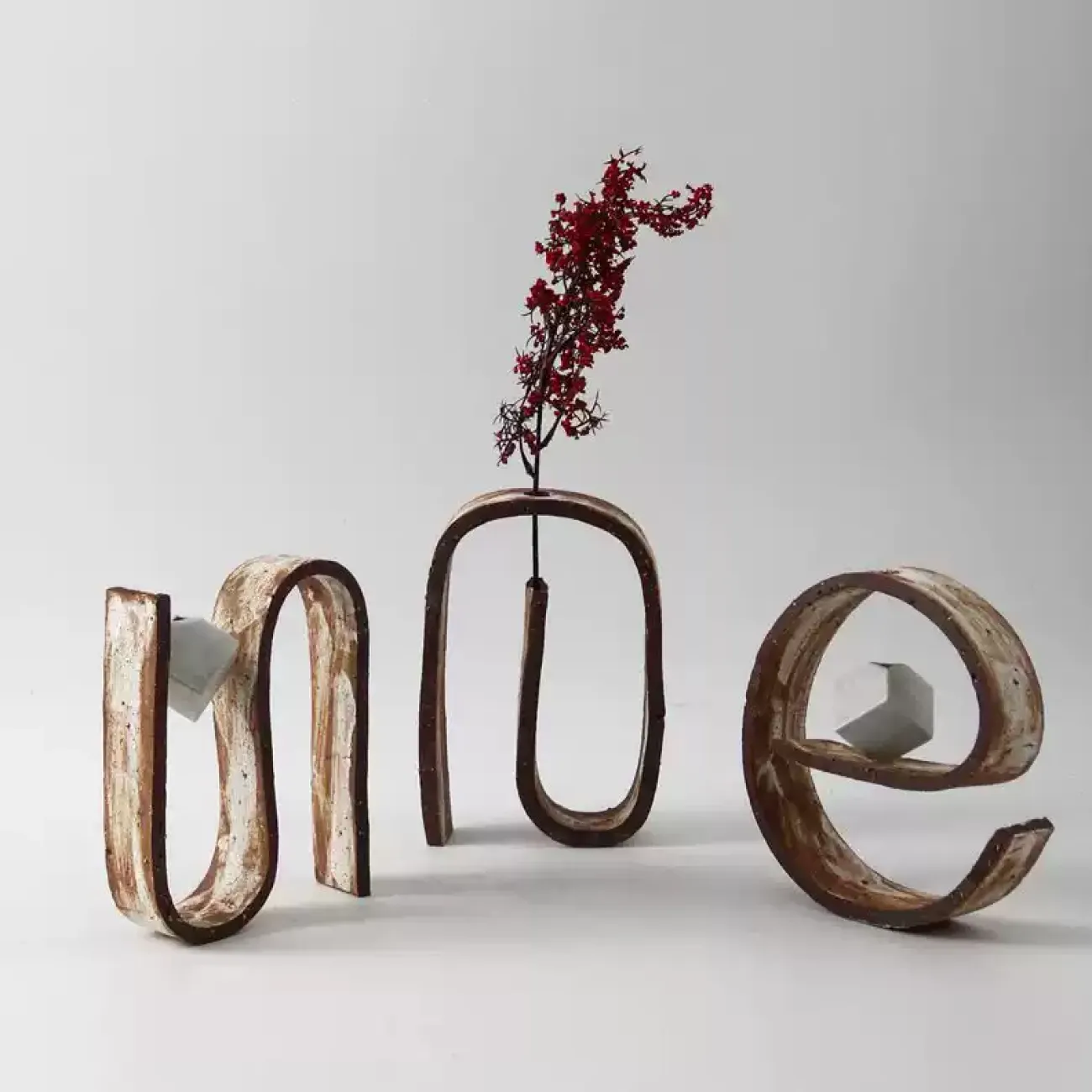 Декоративная настольная ваза OTEIZA из керамики VZ39784-32 Декоративная настольная ваза OTEIZA из керамики VZ39784-32