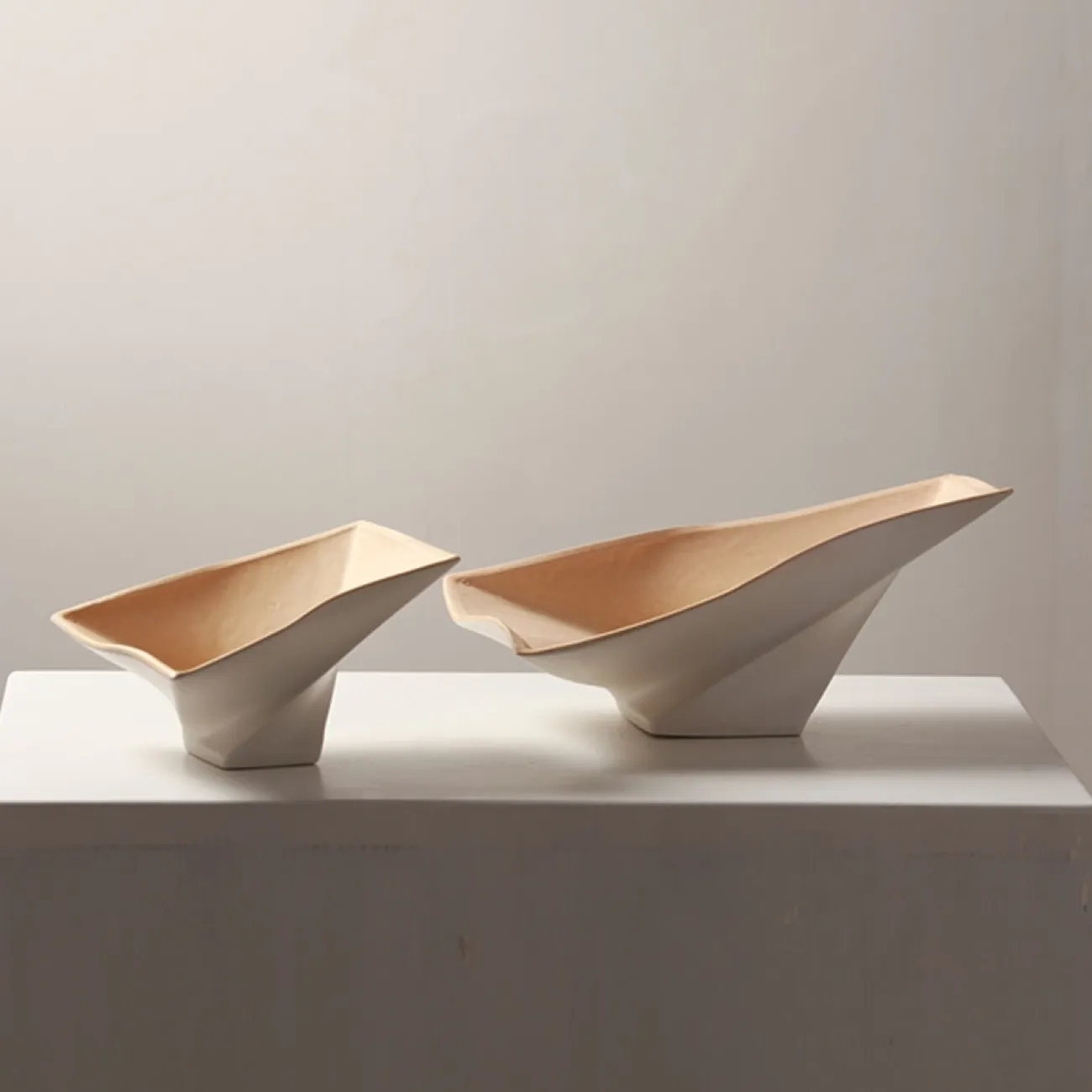 Декоративная вазочка OTEIZA из керамики VZ39788-32 Декоративная вазочка OTEIZA из керамики VZ39788-32