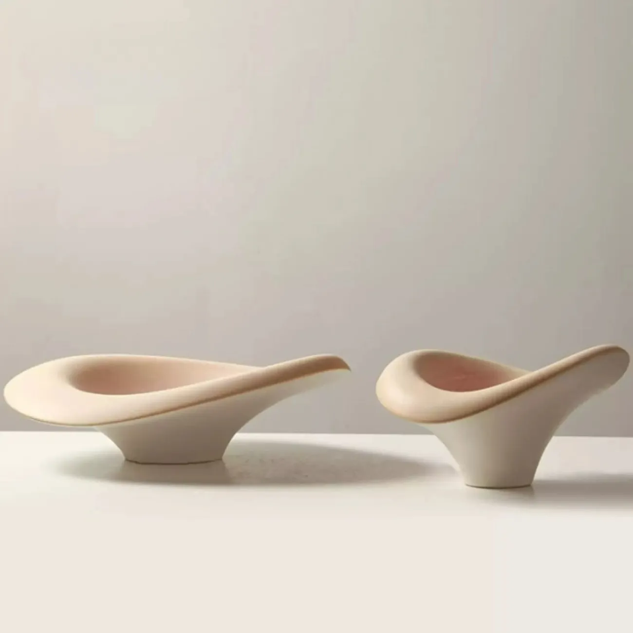 Декоративная вазочка OTEIZA из керамики VZ39788-32 Декоративная вазочка OTEIZA из керамики VZ39788-32