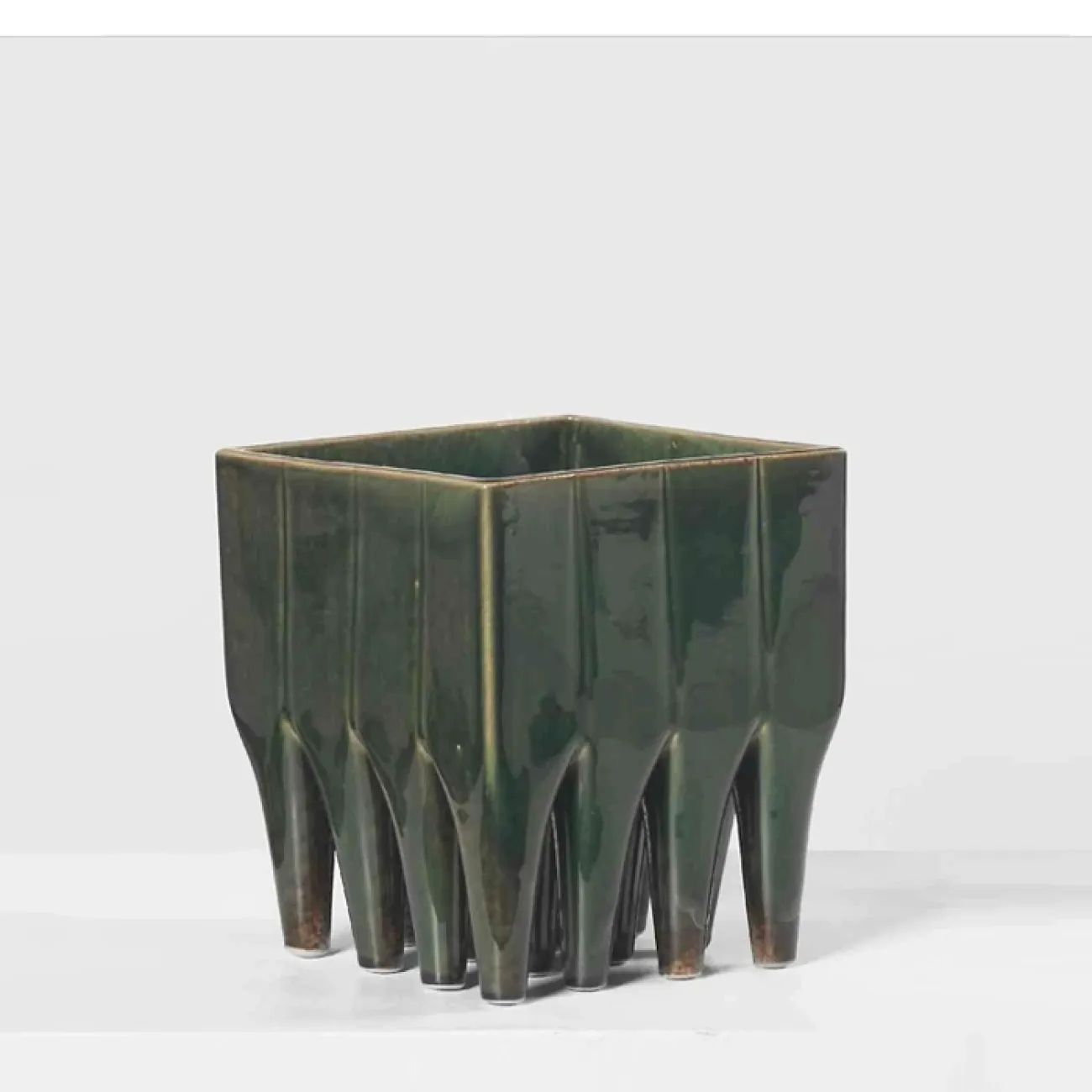 Изящная настольная ваза OTEIZA из керамики VZ39797-32