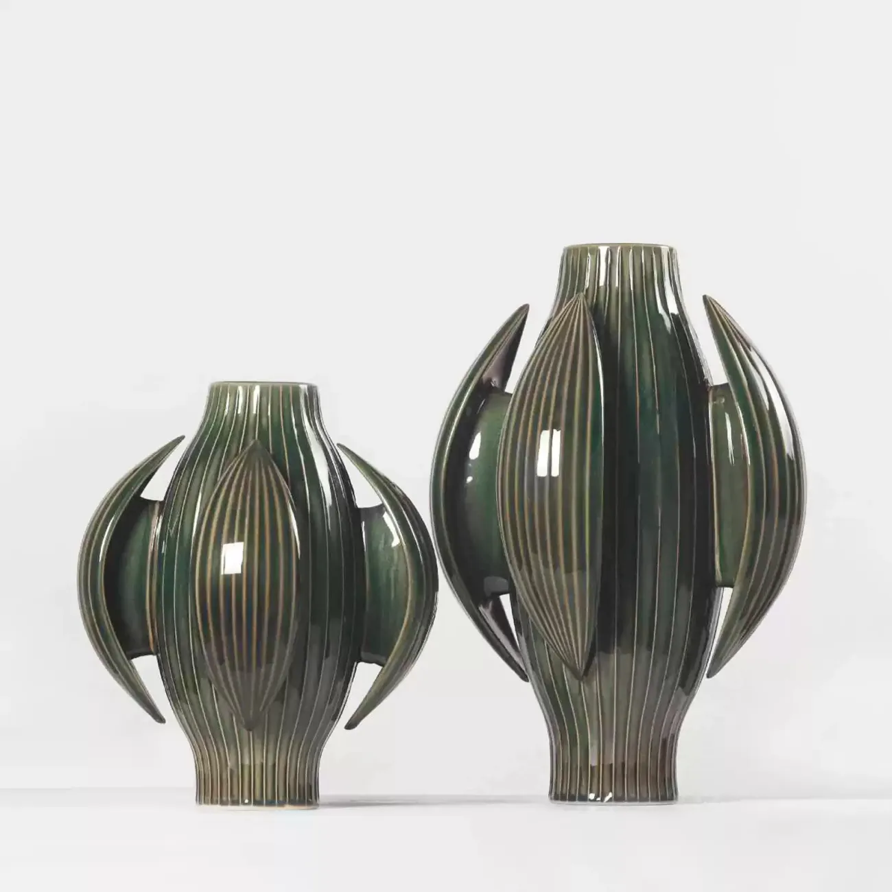 Изящная настольная ваза OTEIZA из керамики VZ39797-32