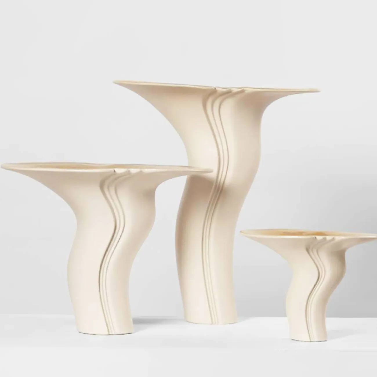 Необычная настольная ваза OTEIZA из керамики VZ39799-32