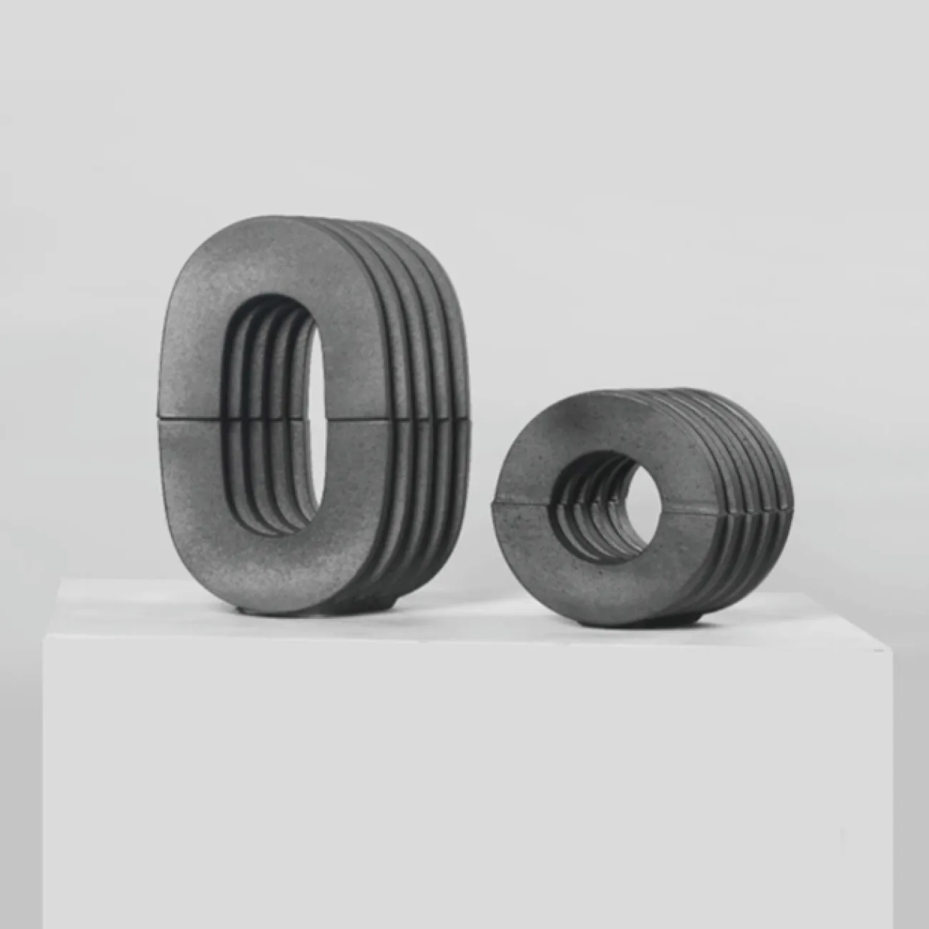 Необычная настольная ваза OTEIZA из керамики VZ39801-32