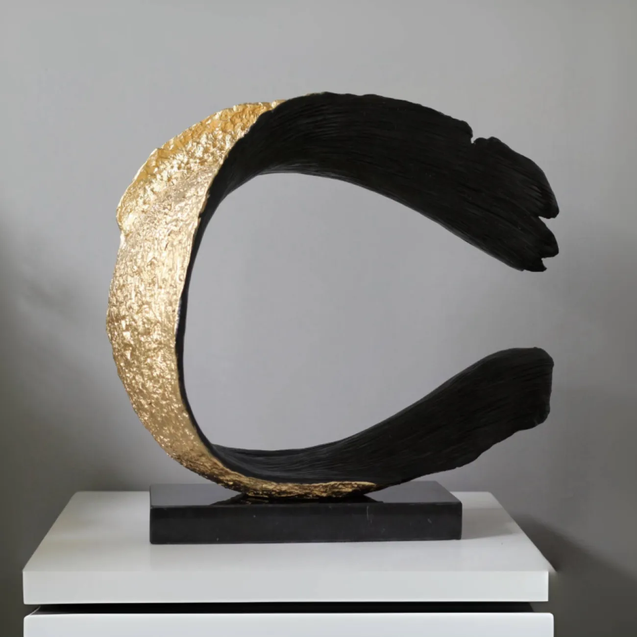 Оригинальная скульптура "Волна" OTEIZA из смолы и мрамора SK39805-32