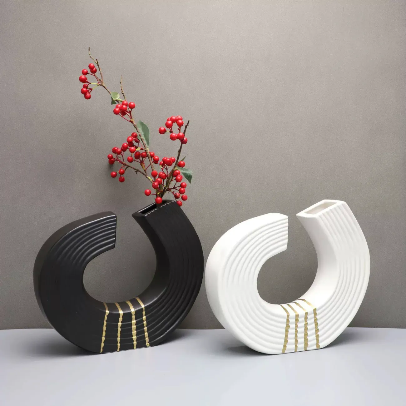 Оригинальная ваза OTEIZA из смолы VZ39817-32