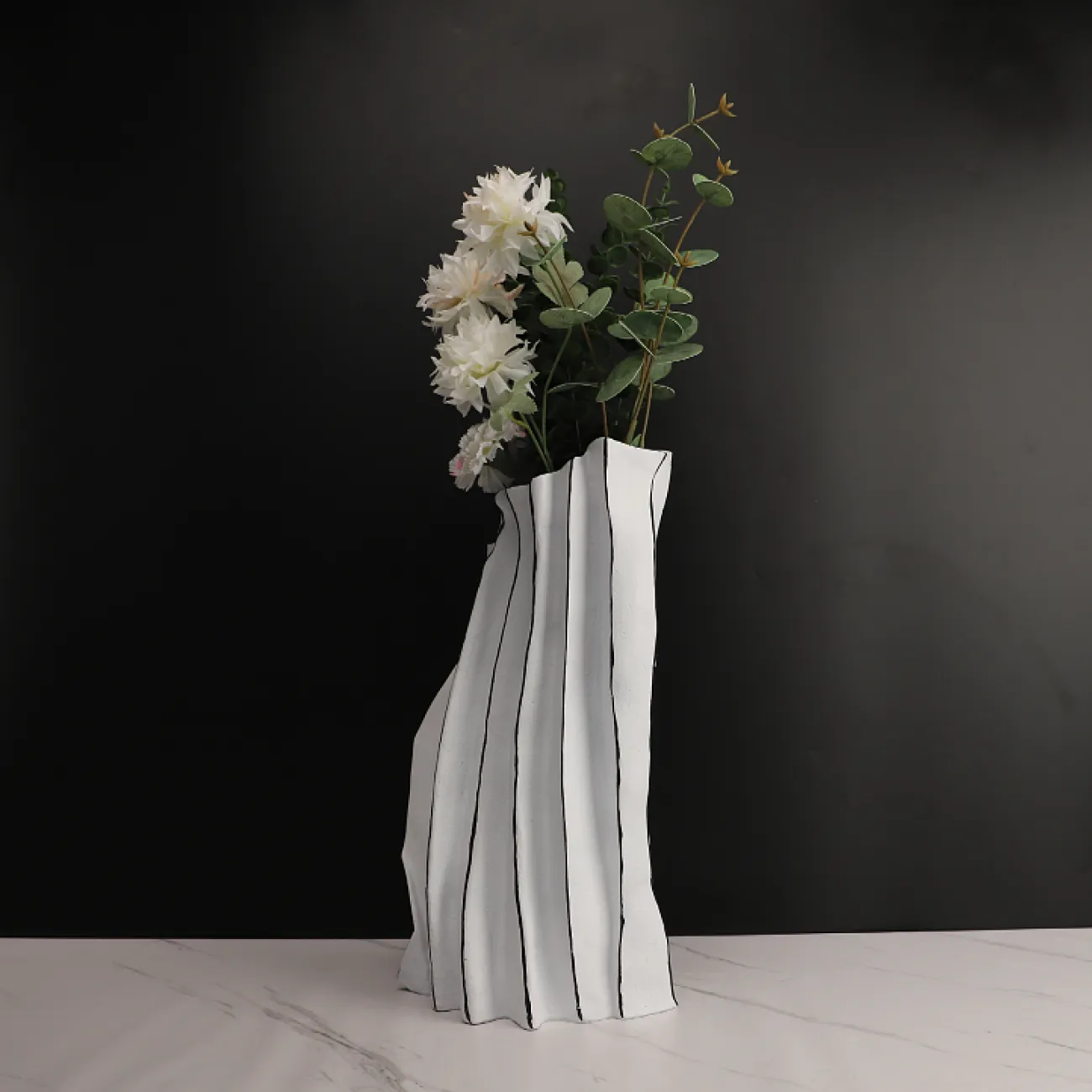 Оригинальная ваза OTEIZA из смолы VZ39817-32