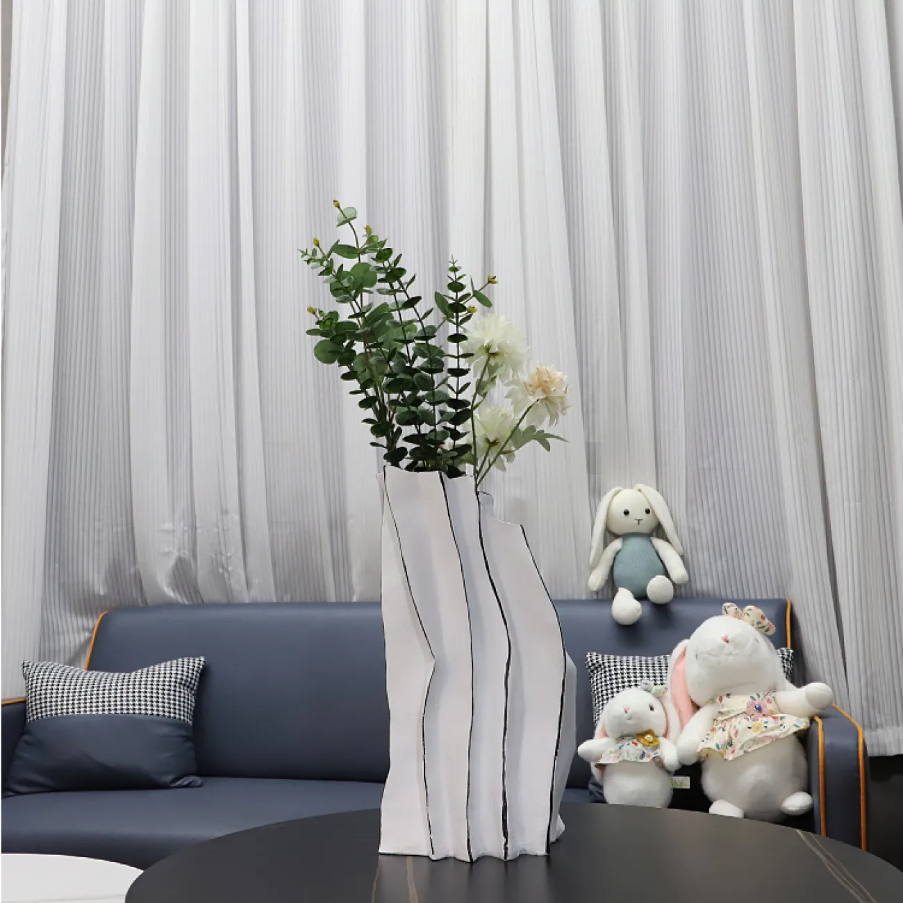 Оригинальная ваза OTEIZA из смолы VZ39817-32