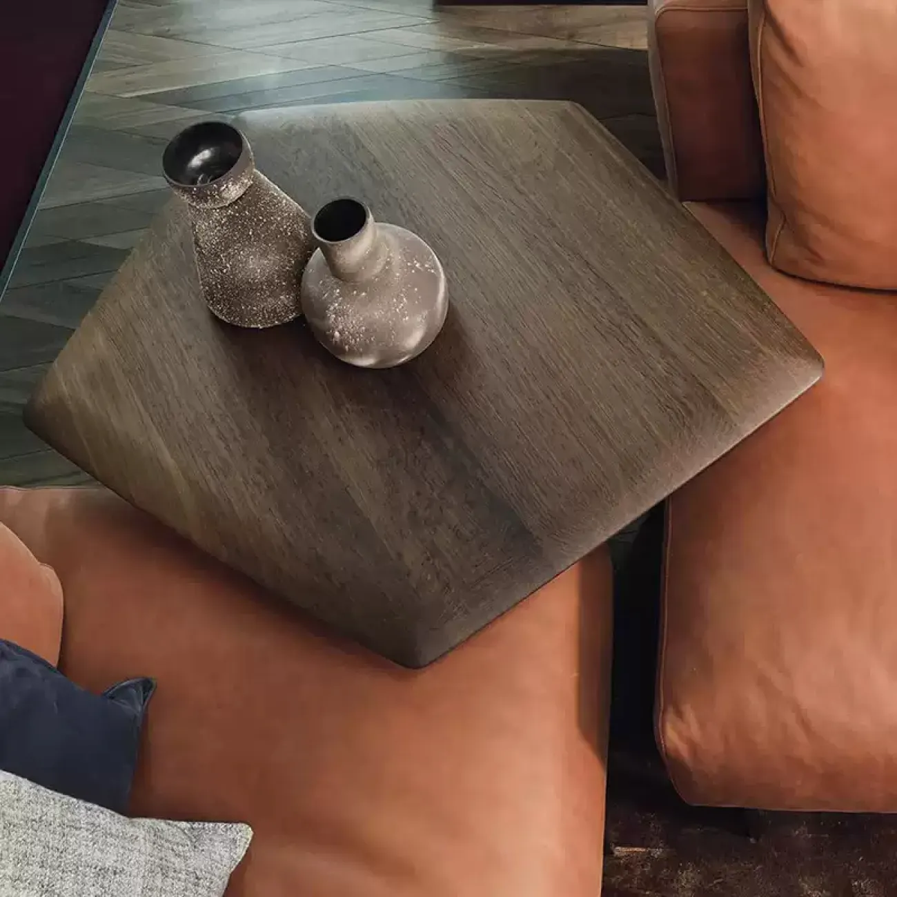 Регулируемый по высоте журнальный столик OTEIZA из чёрного ореха JS39823-32