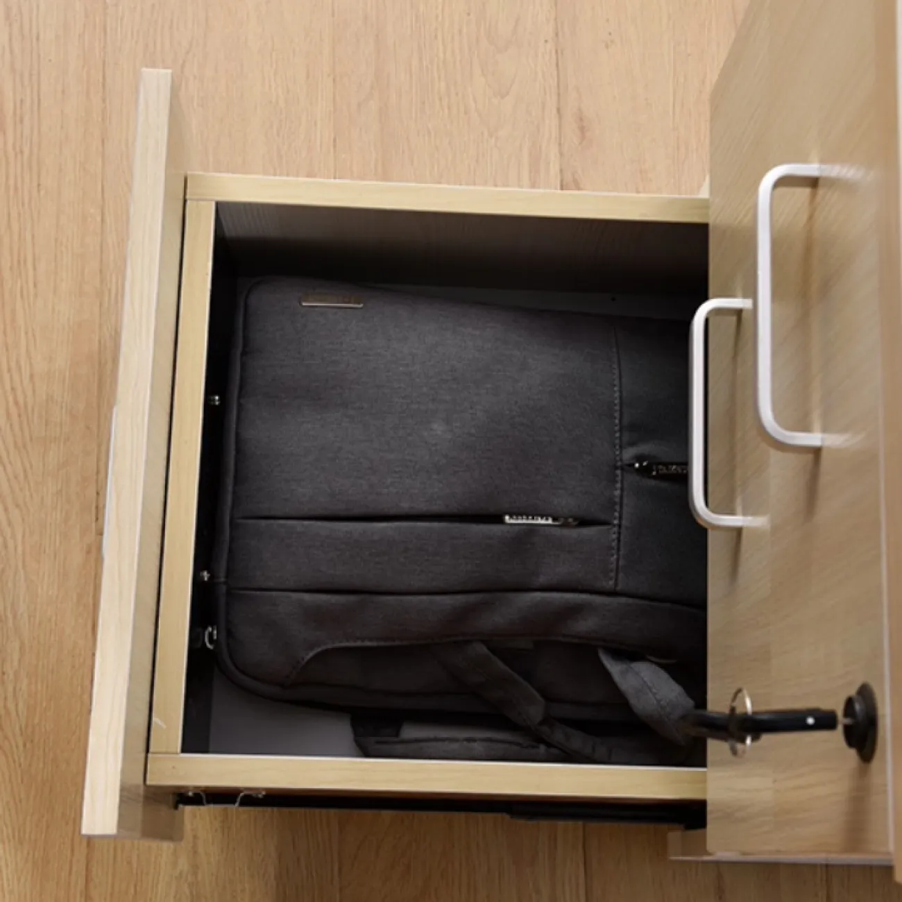 Базовый офисный стол Baishengfeng в разных вариантах OS39837-32