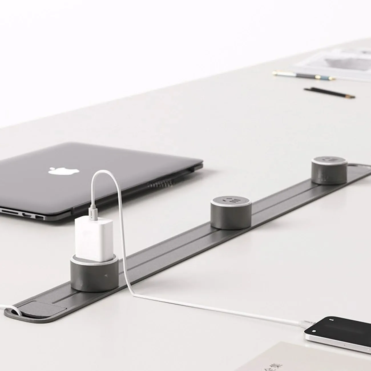 Практичный стол для конференций Dixin из ДСП OS40037-32