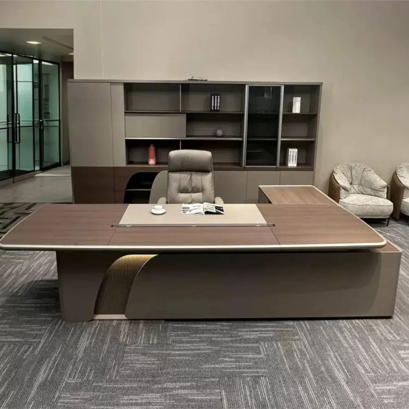 Практичный офисный шкаф Dixin с подсветкой SH40041-32 Практичный офисный шкаф Dixin с подсветкой SH40041-32