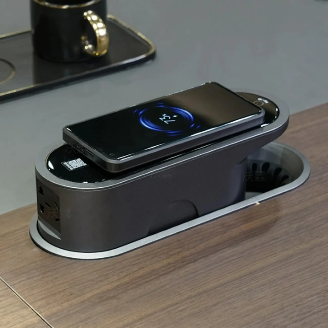 Практичный стол руководителя Wolin из МДФ OS40117-32