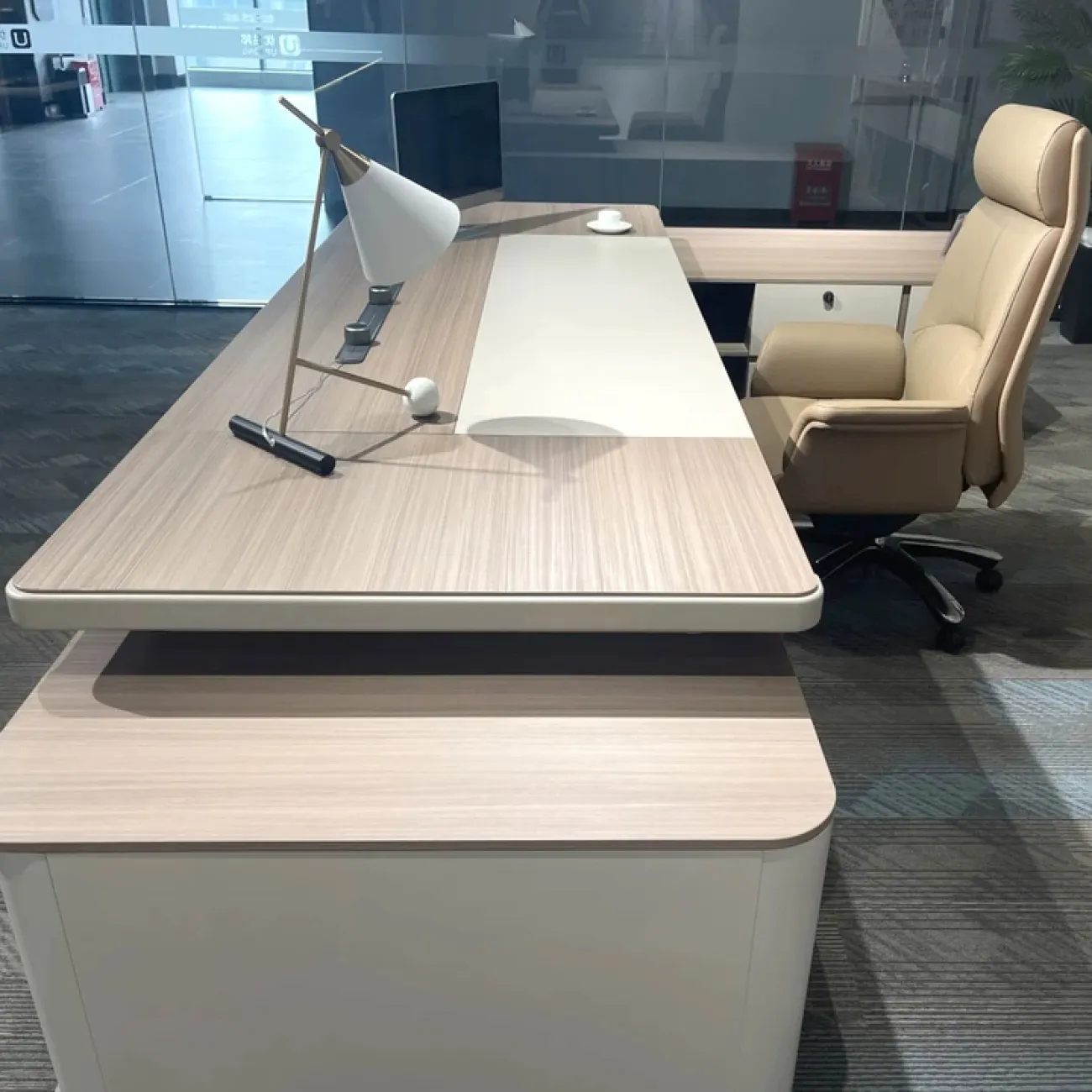 Роскошный стол руководителя Wolin с подсветкой OS40128-32 Роскошный стол руководителя Wolin с подсветкой OS40128-32