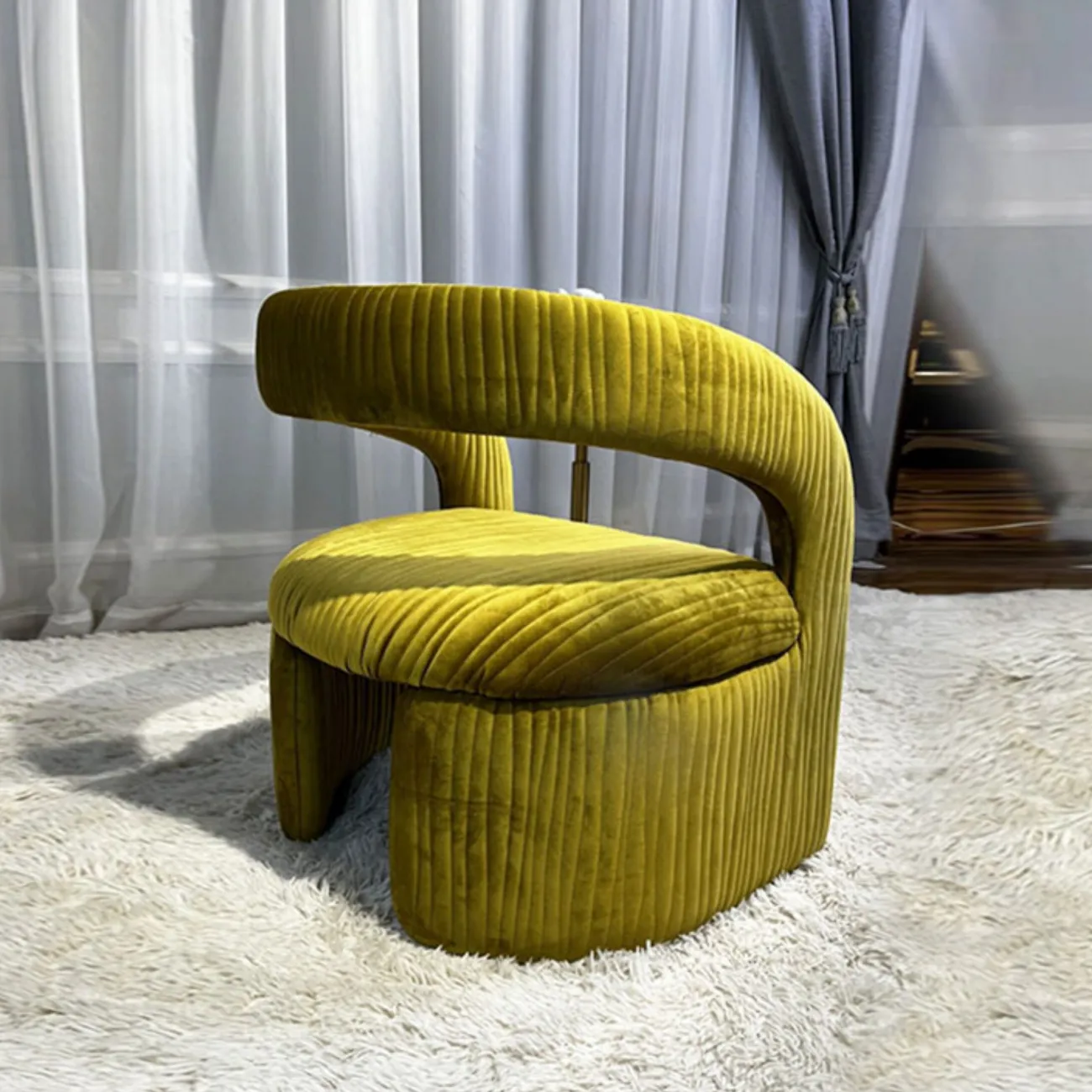 Комфортабельное кресло Leaf от LaLume из дерева KR40248-32