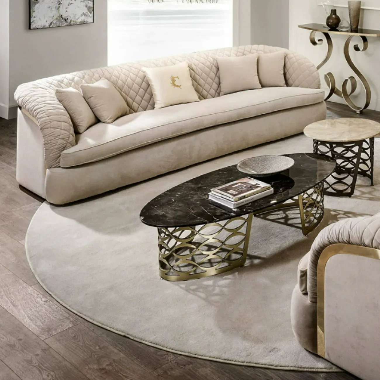 Трехместный диван Cantori от LaLume эргономичной формы DV40251-32