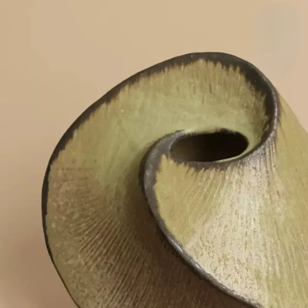 Оригинальная ваза Vavinci от LaLume из керамики VZ40254-32