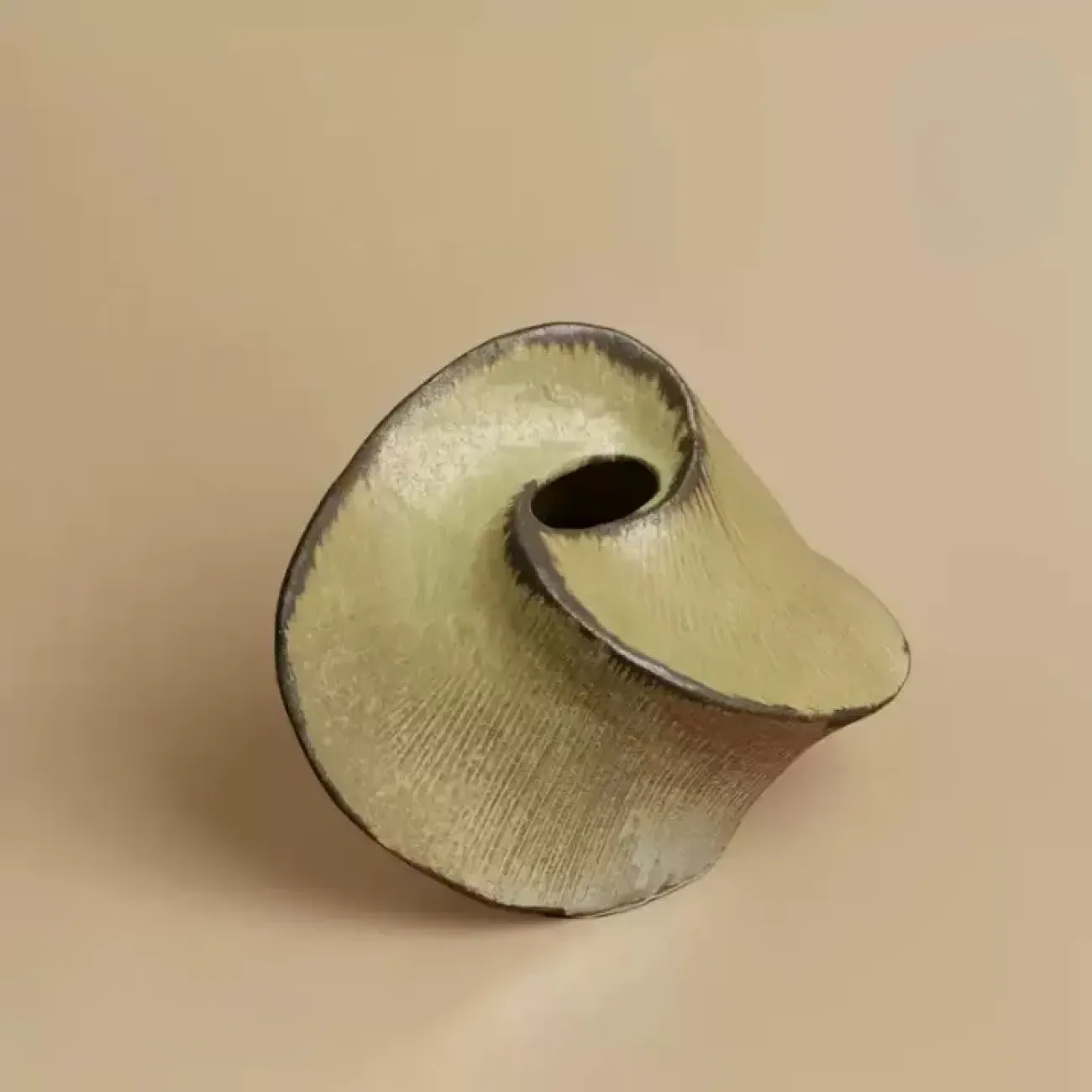 Оригинальная ваза Vavinci от LaLume из керамики VZ40254-32