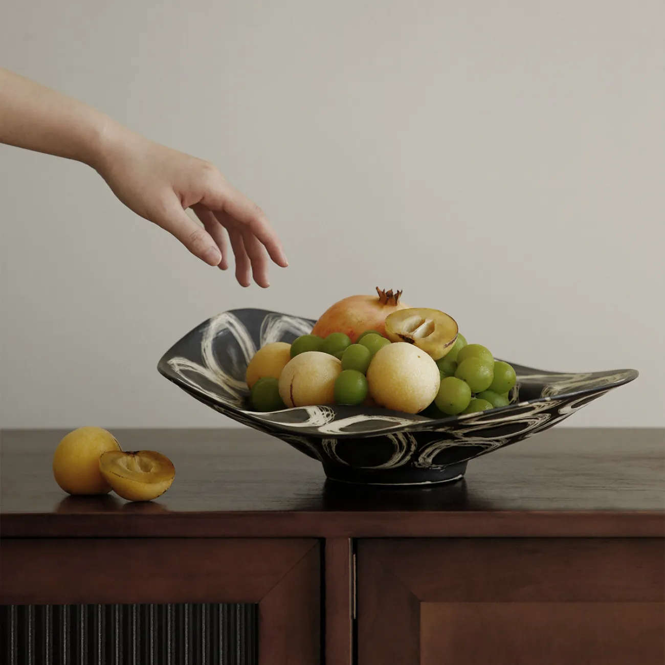 Дизайнерское блюдо Vavinci от LaLume из керамики FZ40261-32