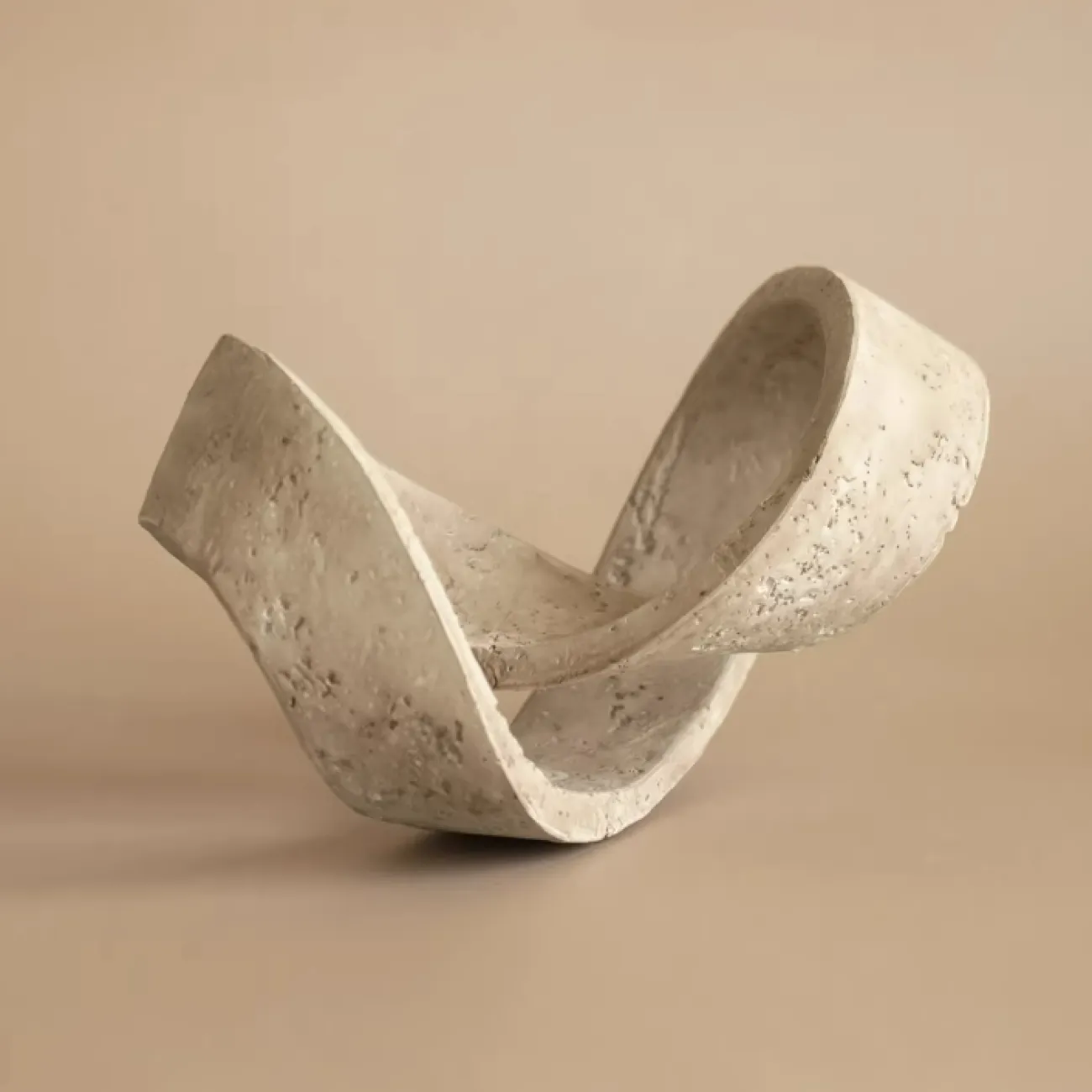 Декоративная статуэтка Vavinci от LaLume из имитации травертина ST40268-32 Декоративная статуэтка Vavinci от LaLume из имитации травертина ST40268-32