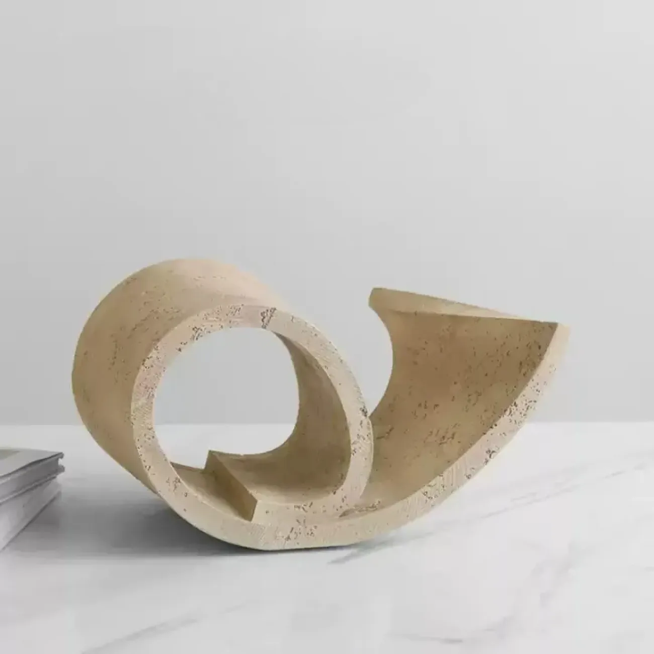 Декоративная статуэтка Vavinci от LaLume из имитации травертина ST40268-32 Декоративная статуэтка Vavinci от LaLume из имитации травертина ST40268-32