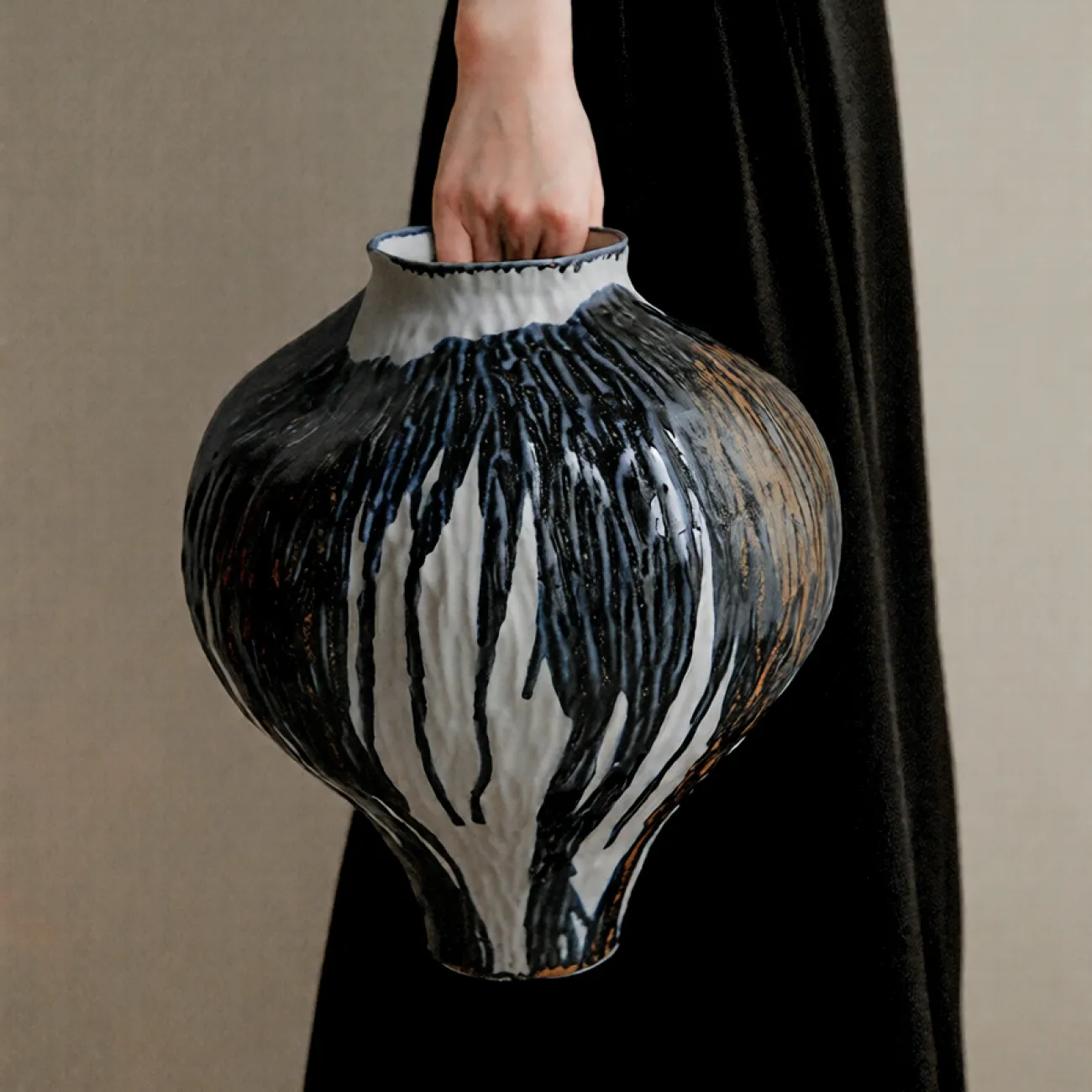 Роскошная ваза Vavinci от LaLume из керамики VZ40272-32 Роскошная ваза Vavinci от LaLume из керамики VZ40272-32