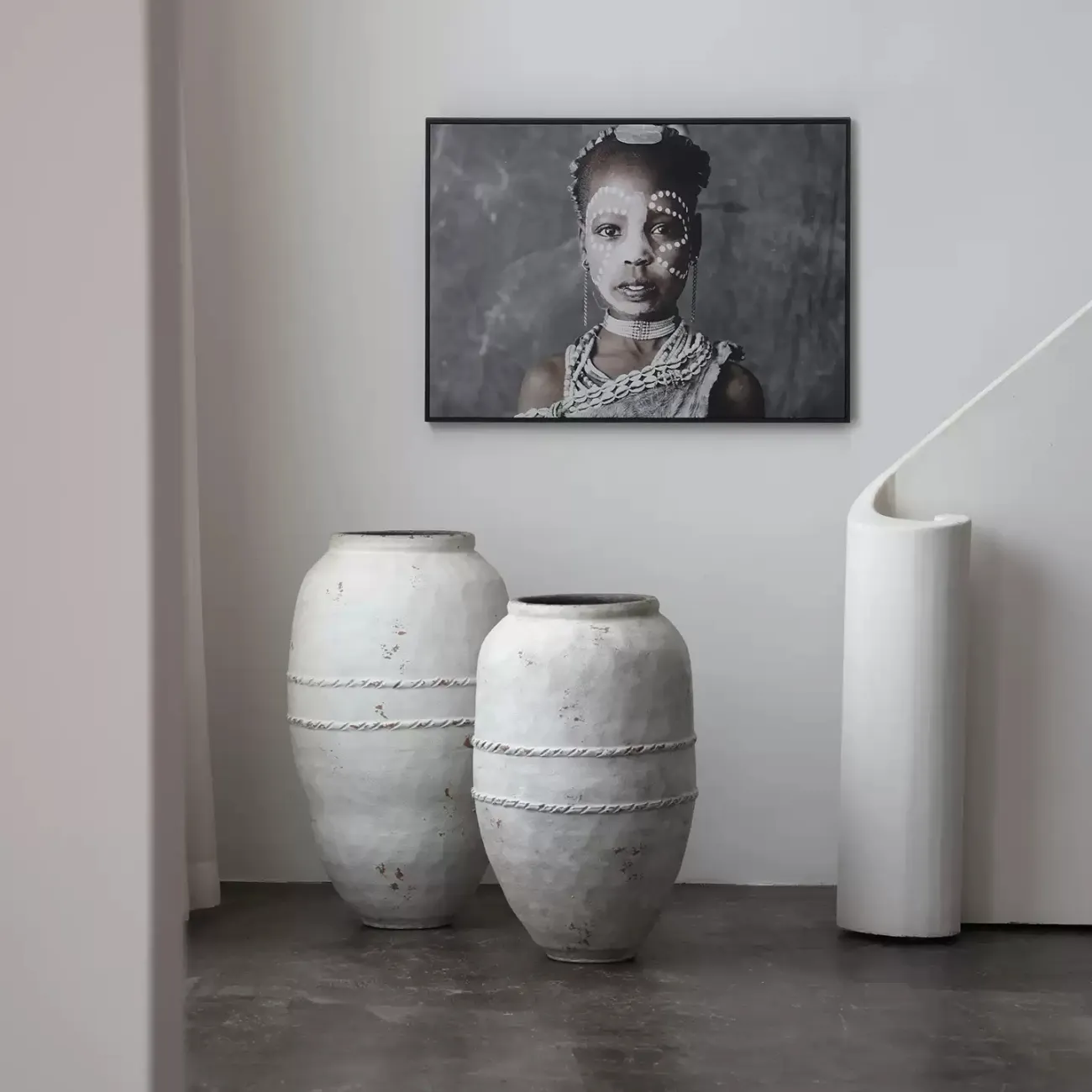 Античная напольная ваза White Lily от LaLume из керамики VZ40275-32 Античная напольная ваза White Lily от LaLume из керамики VZ40275-32