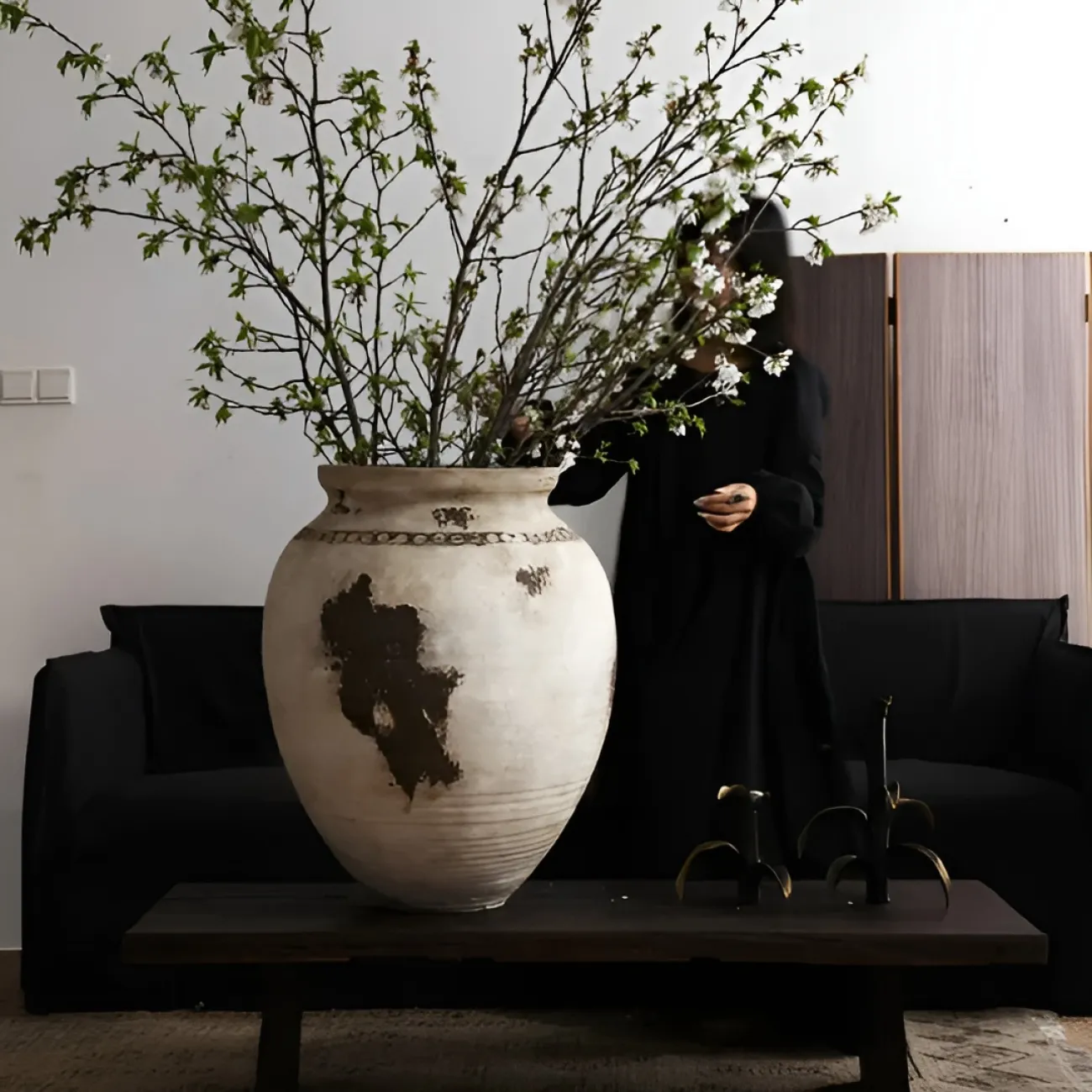 Античная напольная ваза White Lily от LaLume из керамики VZ40276-32