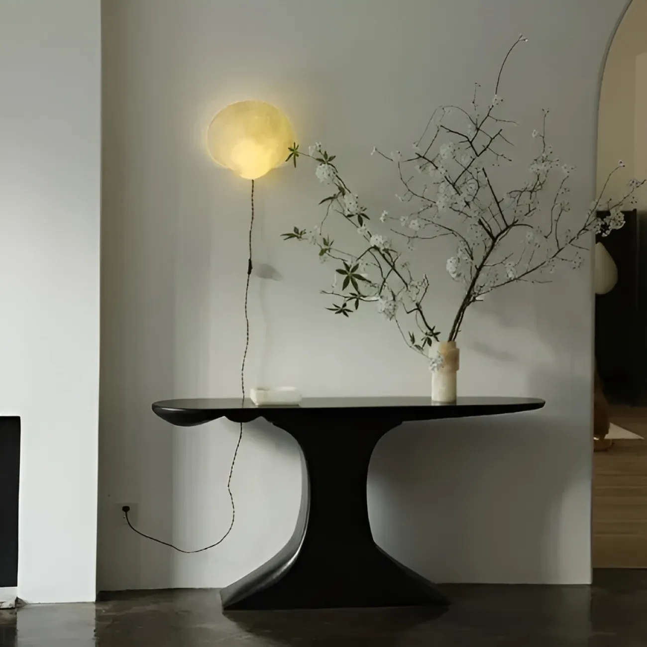 Элегантный пристенный столик White Lily от LaLume из дерева PS40277-32