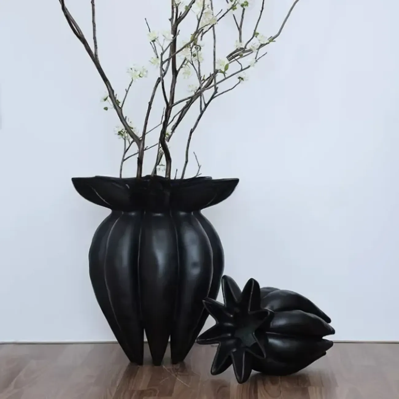 Оригинальная ваза White Lily от LaLume из пластика со стекловолокном VZ40278-32