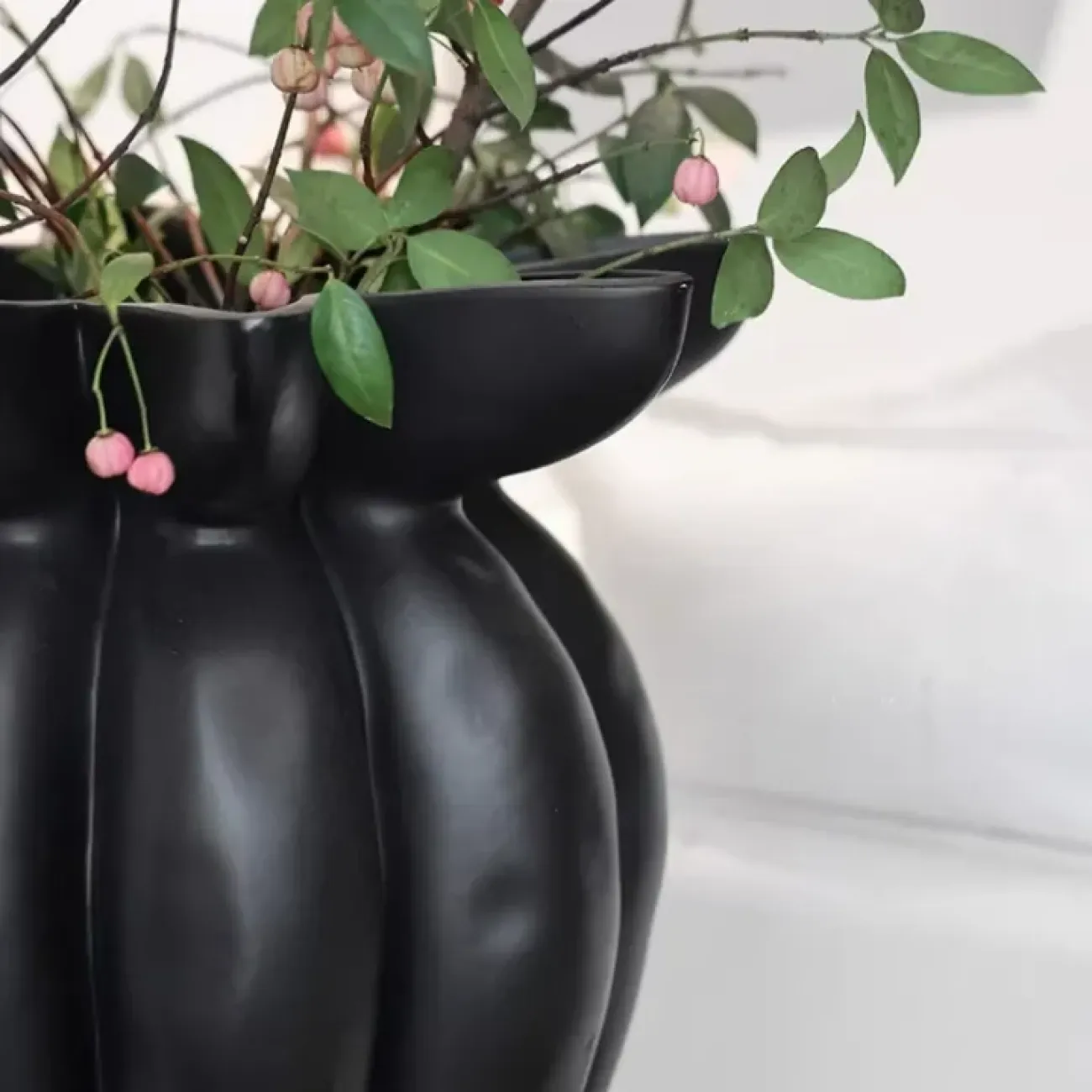 Оригинальная ваза White Lily от LaLume из пластика со стекловолокном VZ40278-32 Оригинальная ваза White Lily от LaLume из пластика со стекловолокном VZ40278-32