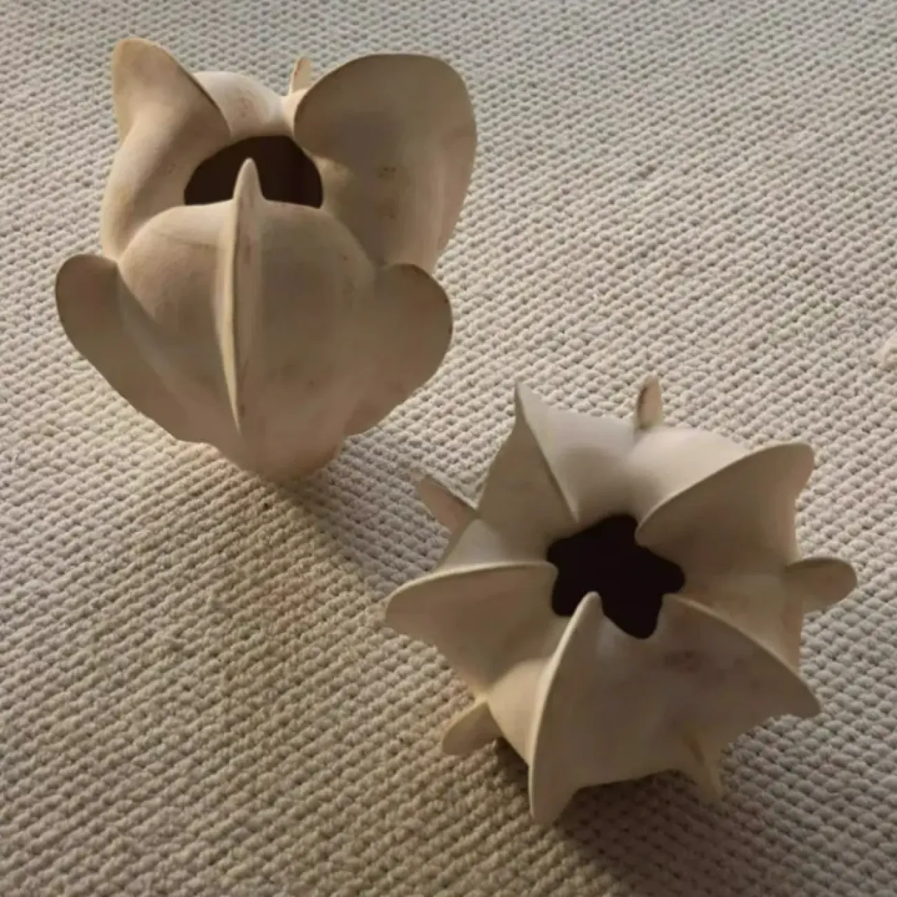 Оригинальная ваза White Lily от LaLume из керамики VZ40279-32 Оригинальная ваза White Lily от LaLume из керамики VZ40279-32