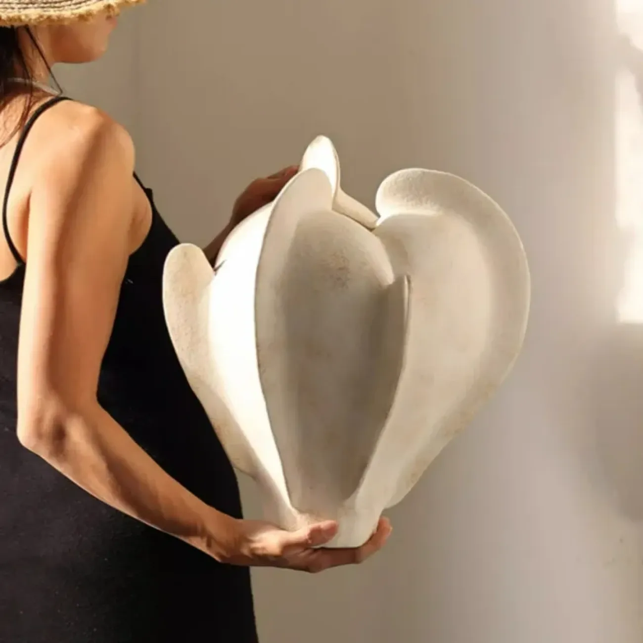 Оригинальная ваза White Lily от LaLume из керамики VZ40279-32